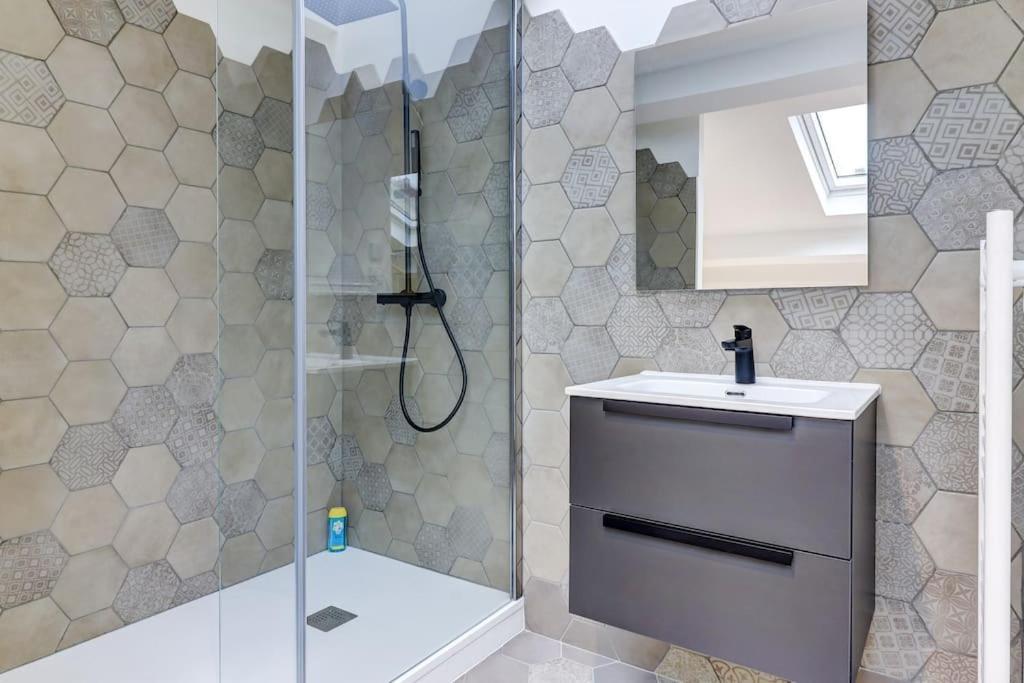 La Cambuse Topdestination-Bourg - Centre Ville - Classe 3 Etoiles Ngoại thất bức ảnh