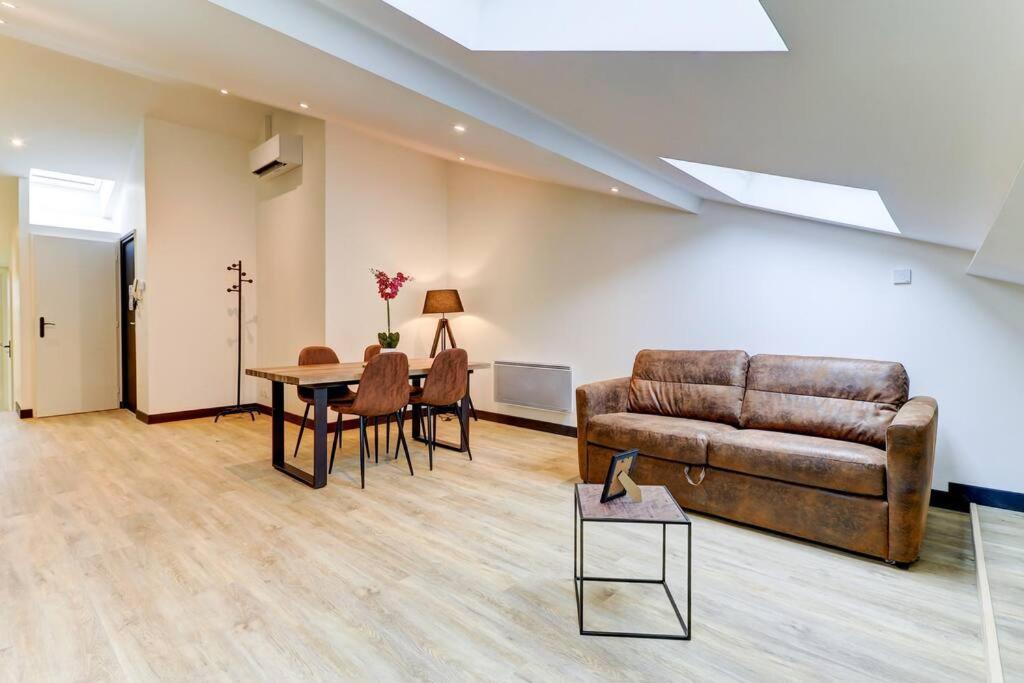 La Cambuse Topdestination-Bourg - Centre Ville - Classe 3 Etoiles Ngoại thất bức ảnh
